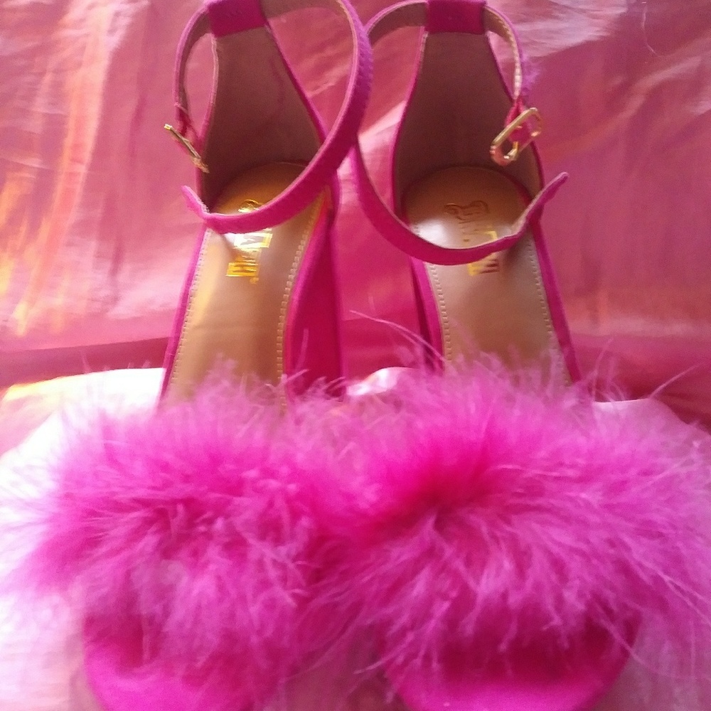 Pink feathery sandals